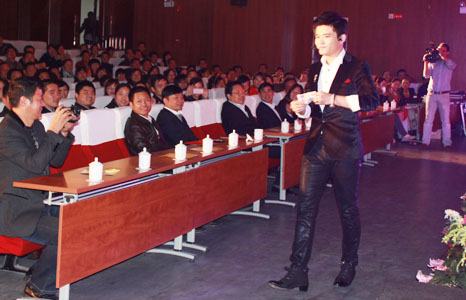 ���I(l��ng)��(d��o)�^���ݳ�����ϯ�_(t��i)����ڶ�λ������F(tu��n)�����L(zh��ng)���O�B������λ�����L(zh��ng)��ί��(sh��)ӛ��|��������λ�����L(zh��ng)�и����L(zh��ng)ꐌ�ȫ